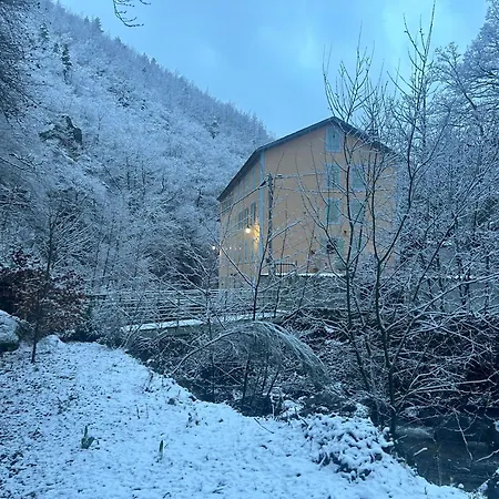 Notre-dame D'escouloubre Sources D'eaux Chaudes Privées Et Sauna Bed and breakfast Escouloubre